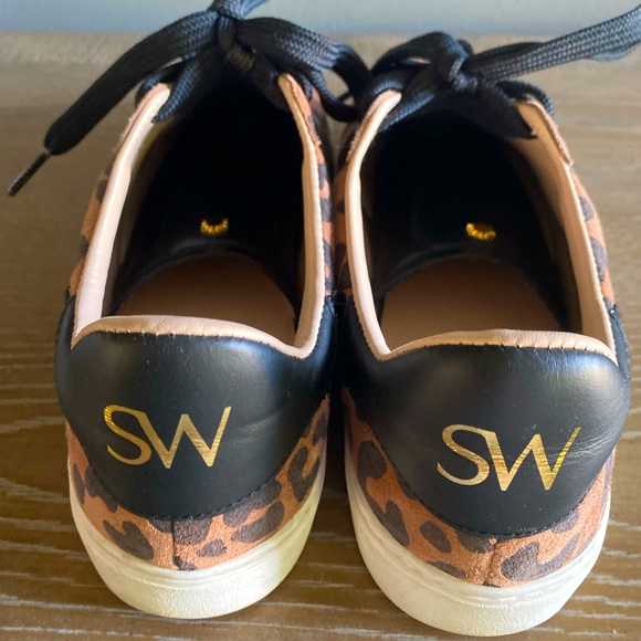 Stuart Weitzman Leopard Daryl Sneakers Size 8 (fits size 8.5) - Picture 4 of 6